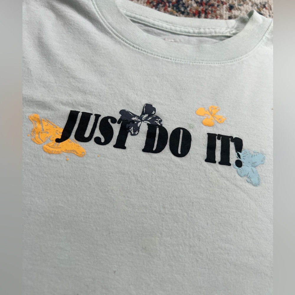 Girl Nike Tee - Picture 2 of 4